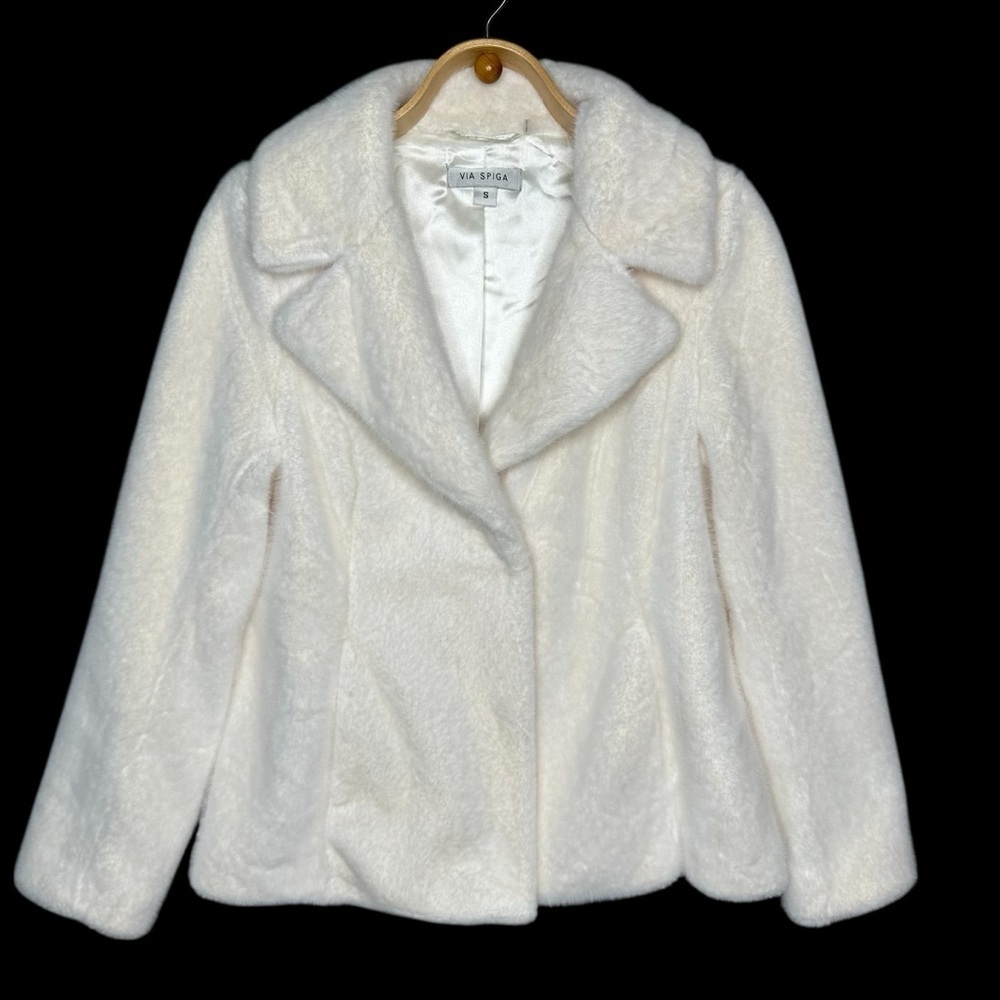 Via Spiga Women's Off White Faux Fur Teddy Jacket. Sz: S